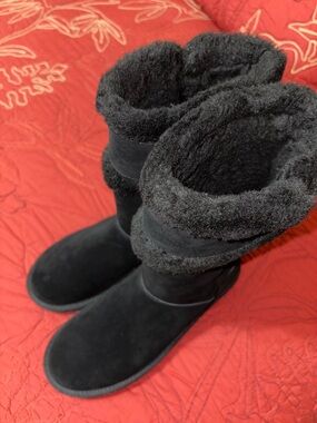 Koolaburra Black Shearling Cuffed Boots